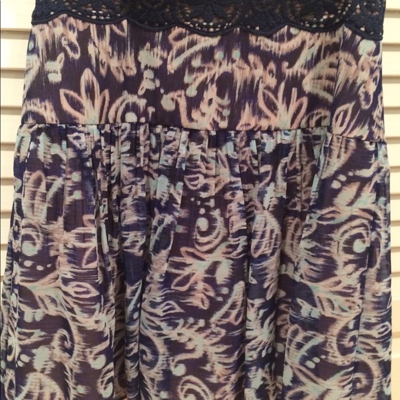 BCBG Aymeline Lace-Trim Print-Blocked Dress - Picture 3 of 6